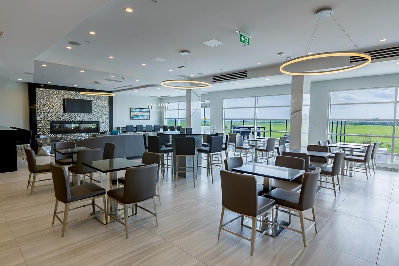 Executive Residency By Best Western Calgary City View North YYC Exterior foto